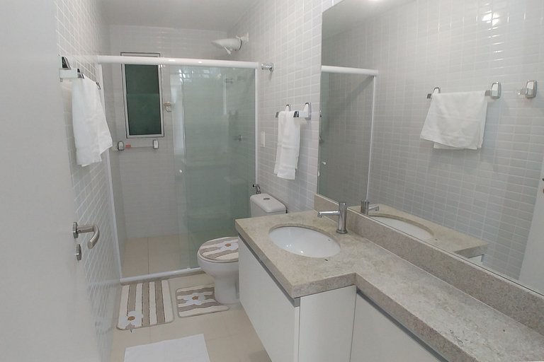 Conforto p/ 7 Hóspedes: Ar, Piscina e Praia