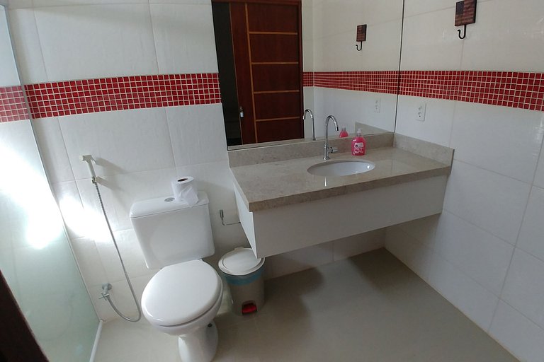 Casa Ampla com Piscina e Churrasqueira para 16p