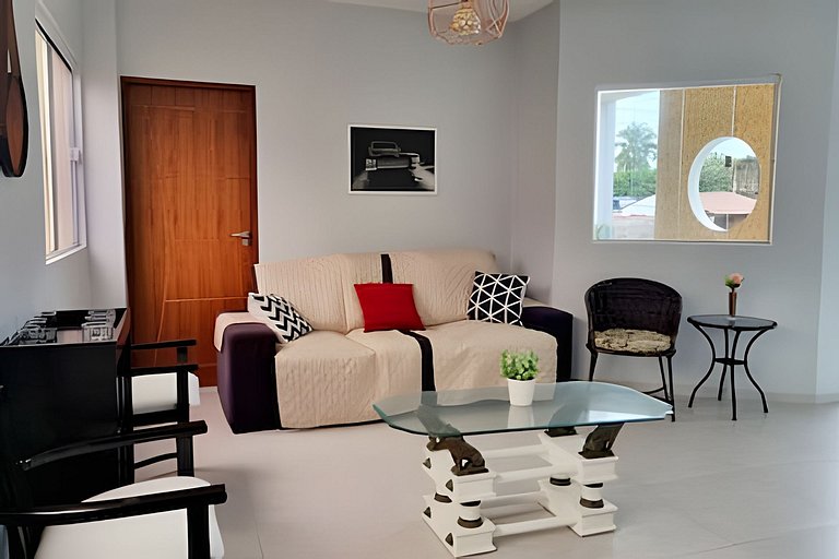 Casa Ampla com Lazer Privativo e Praia