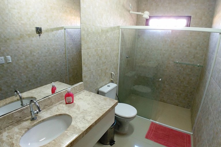 Casa Ampla com Piscina e Churrasqueira para 16p