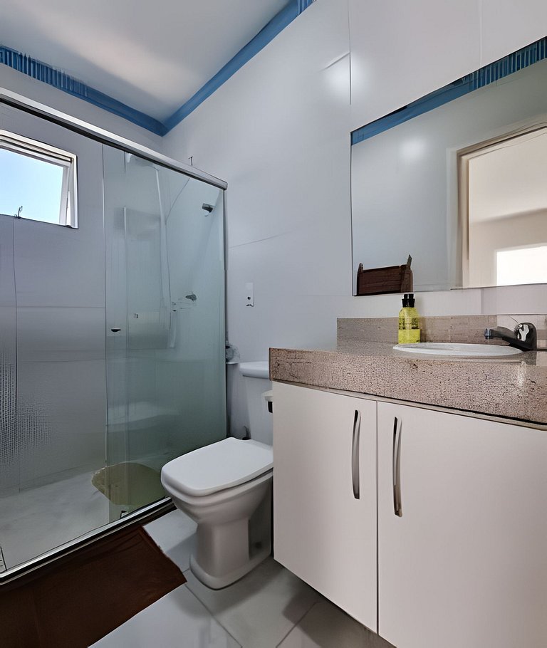 Casa com Piscina Privativa e 3 Qts com Ar