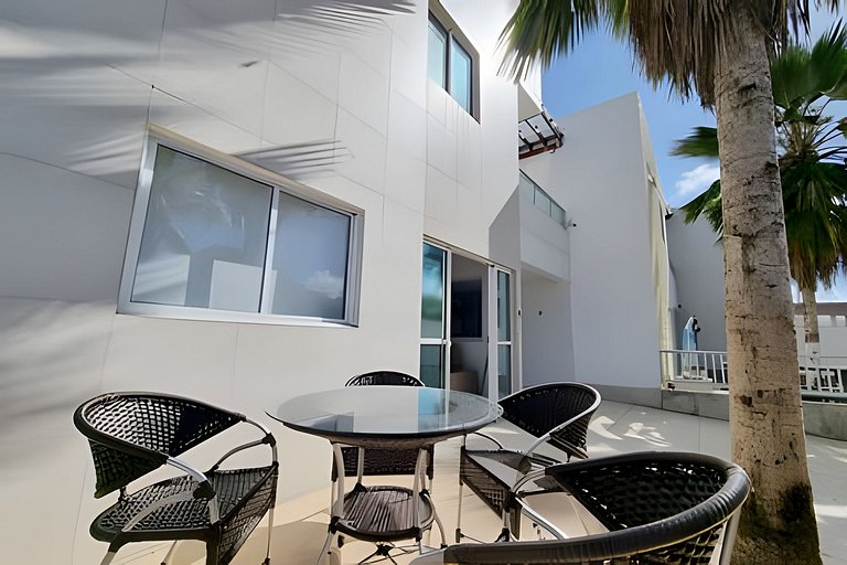 Casa com Piscina Privativa e 3 Qts com Ar