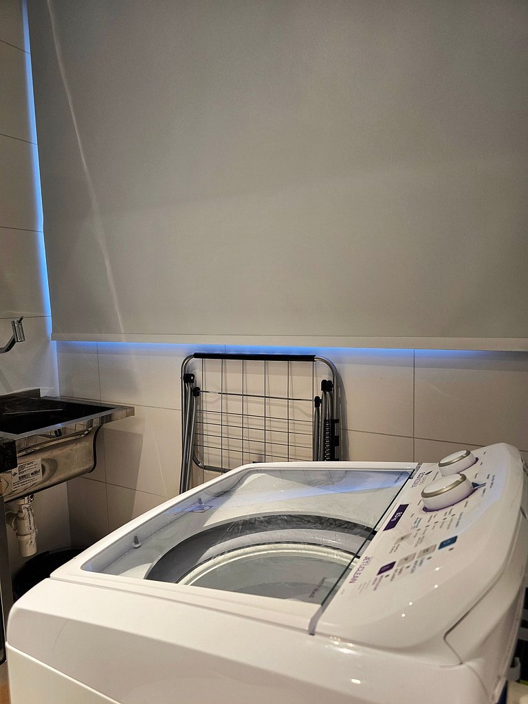 Lindo Estúdio com Jacuzzi, Sauna e Coworking