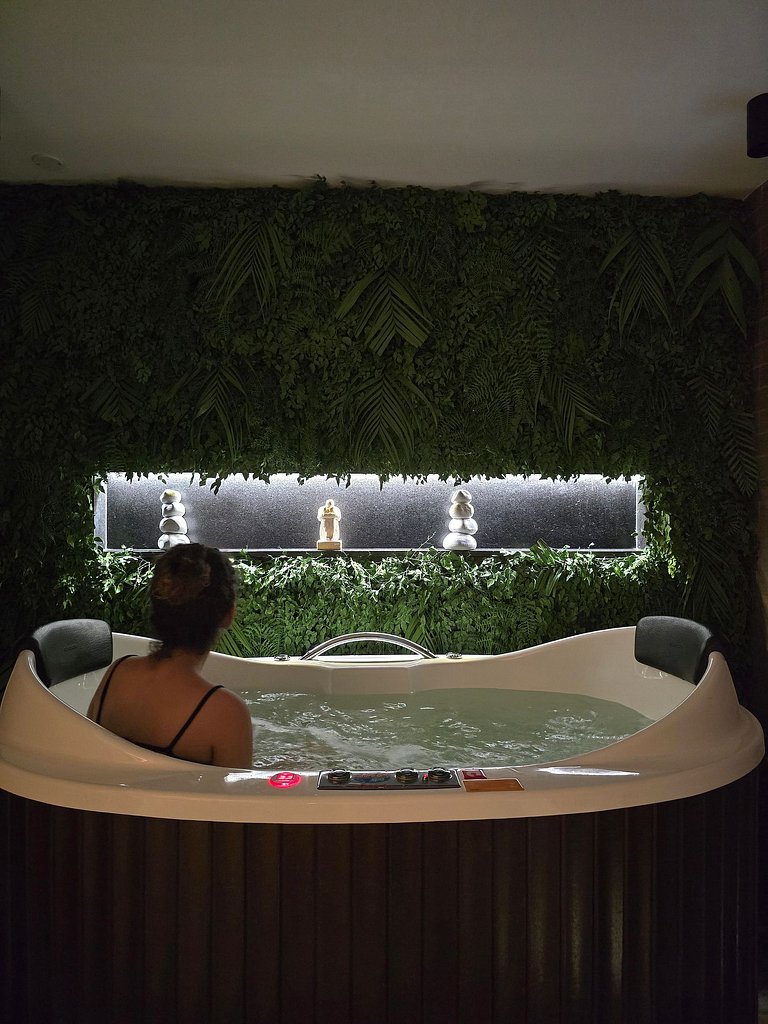 Lindo Estúdio com Jacuzzi, Sauna e Coworking